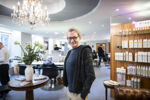 C’est dans un salon de coiffure que Patrick Belin a eu l’idée d’inventer une ampoule qui restitue la lumière naturelle.