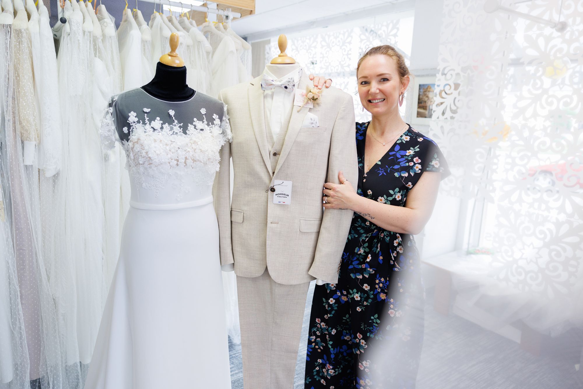 Caroline privilégie des accessoires fabriqués par des artisans locaux.