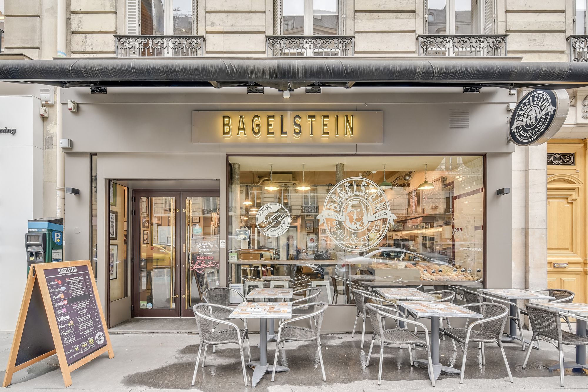 Bagelstein a ouvert une centaine de restaurants en franchise.