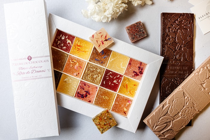 Tel un bijou gourmand, la pâte de fruits repose dans son écrin, éclatante de saveurs et de couleurs.