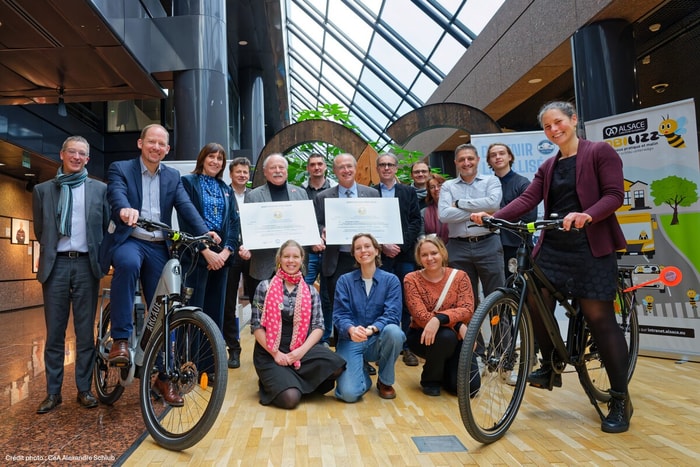 Photo de l'équipe projet du Label Employeur Pro-Vélo de la CeA prise lors de la remise du label.