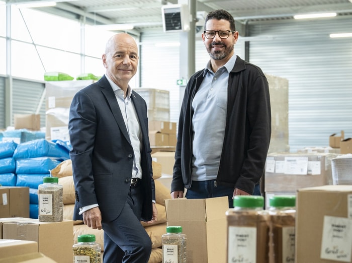 Christophe Martins, président d’India France Épices (à gauche) & Karim Djafour, conseiller d’entreprises Pôle Mutation Digitale (à droite)