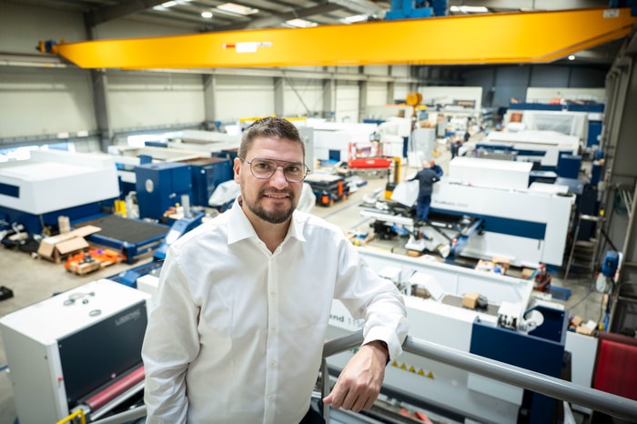 L’entreprise se distingue par sa capacité à suivre l’évolution technologique et à s’adapter en continu aux exigences des marchés pour proposer des machines d’occasion fiables et performantes.