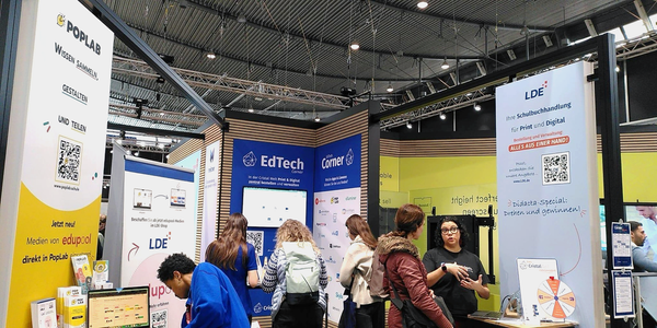 L’équipe LDE à la rencontre de ses clients allemands, lycéens et professeurs, sur le salon Didacta.