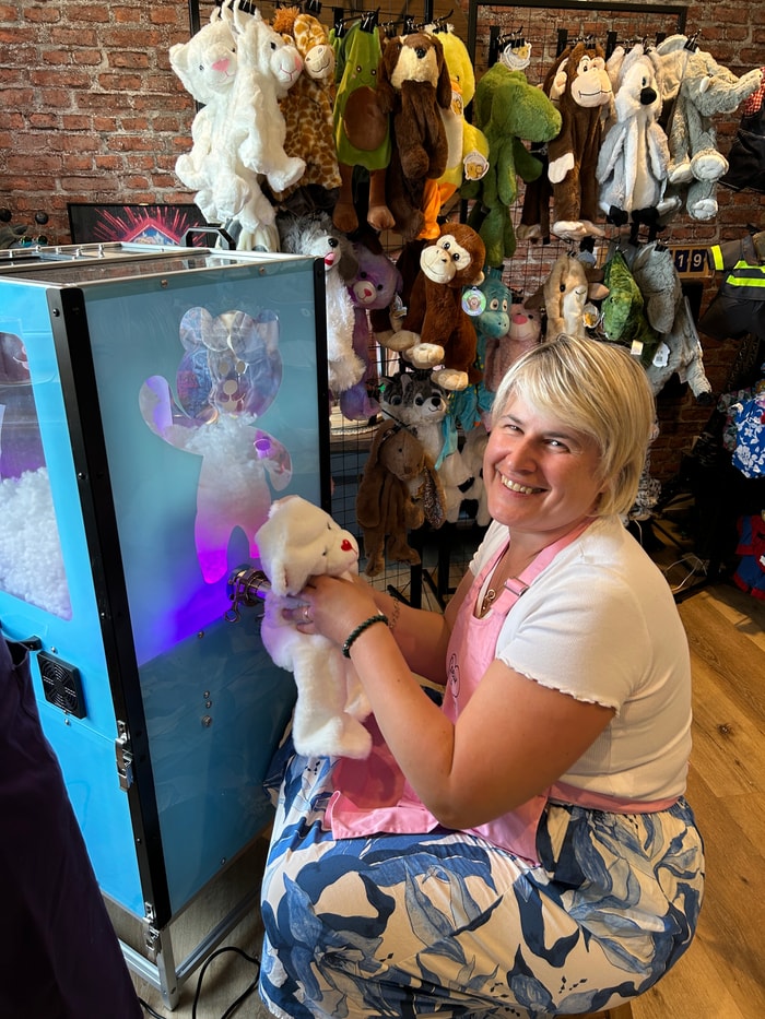 L’atelier mobile Cœur de Nounours se déplace sur des foires, salons ou événements d’entreprise. 