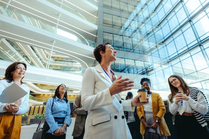 Un soutien sur mesure pour faciliter leur arrivée et favoriser une intégration réussie.