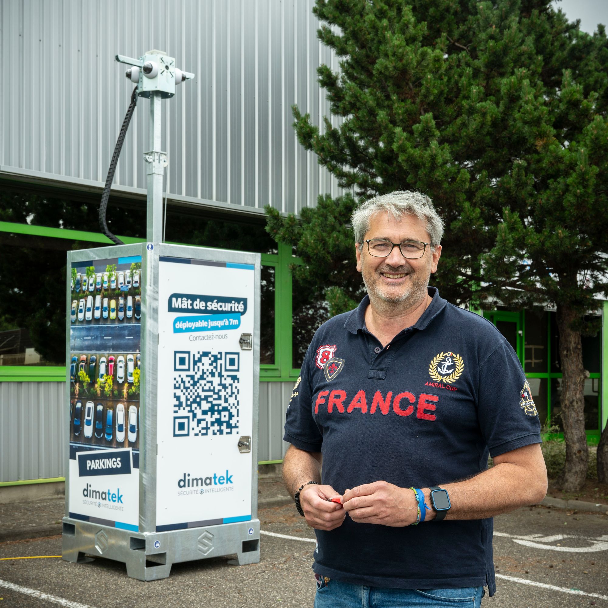 Mathias Dischert présente le mât télescopique de surveillance Dimatek.