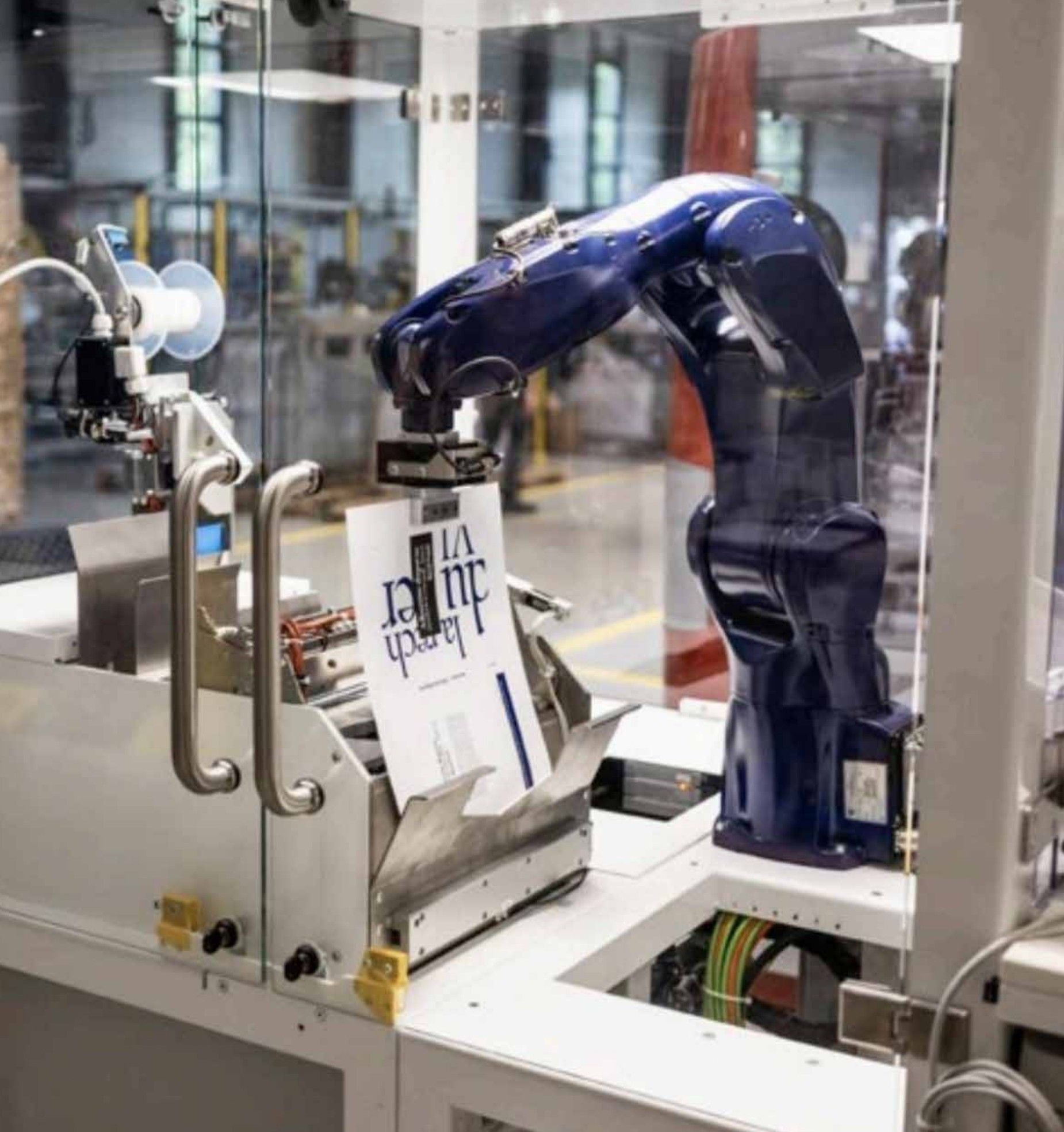 La machine  est capable d’imprimer, de façonner et de relier un livre de 200 pages en six minutes