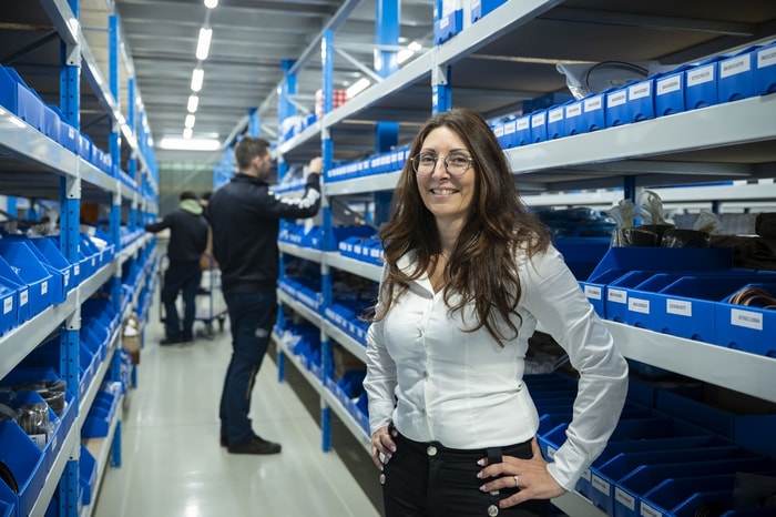 Audrey Neichel sur le site de Schaffhouse : une plateforme logistique entièrement repensée pour optimiser les flux, tout en plaçant l’humain au coeur du processus