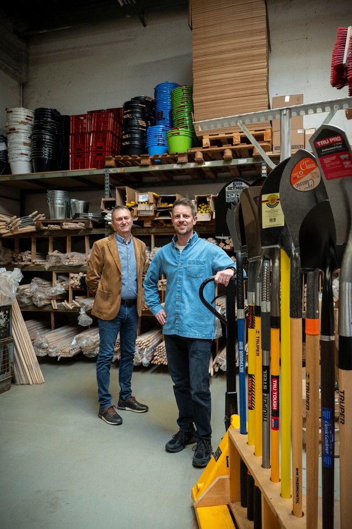 Jean-Marc Poure, cédant (à gauche) & François Schnebelen, repreneur de Soergen Distribution (à droite)