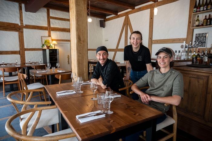 Un moment suspendu, porté par l’énergie et la générosité d’une cuisine vivante : Brice, Pauline et Emmanuelle font de Foudre Feu un rêve incarné.