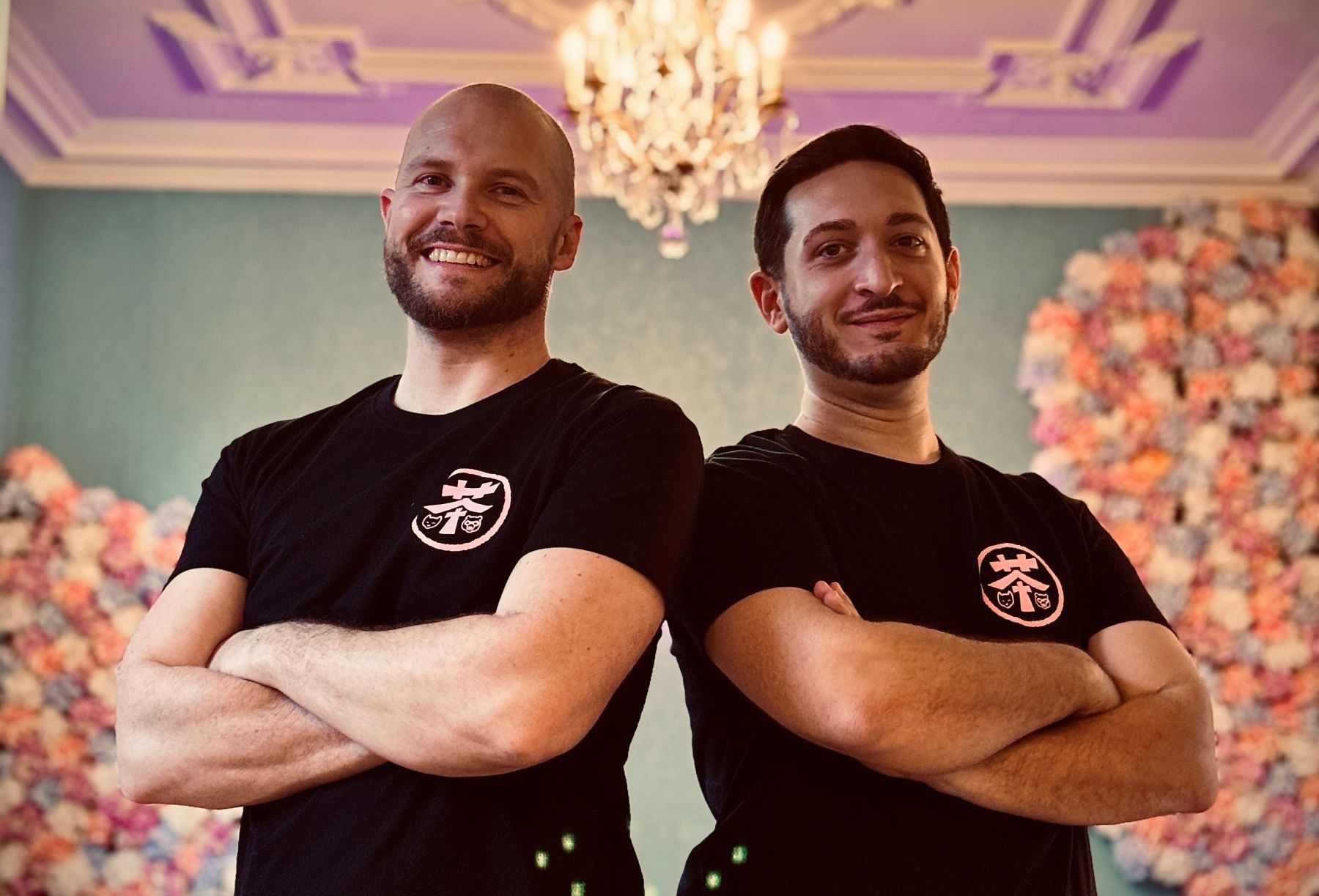 Chez Kitsuné & Tanuki, chaque tasse de thé est une porte ouverte vers le pays du Soleil-Levant », selon Reinier et Kevin.